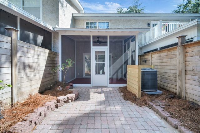 424 Magnolia Ave 6, St Simons Island, GA 31522