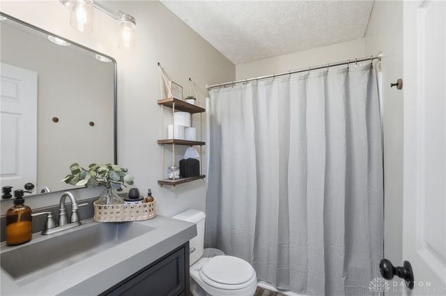 4381 Coach Light Trail, Dayton, OH 45424