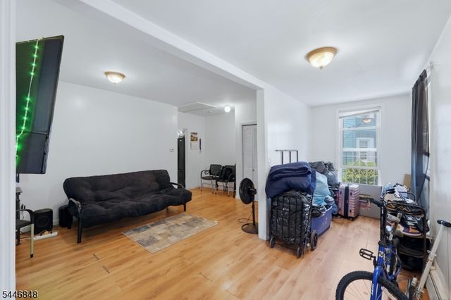 17 Highland Ter, Irvington Twp., NJ 07111
