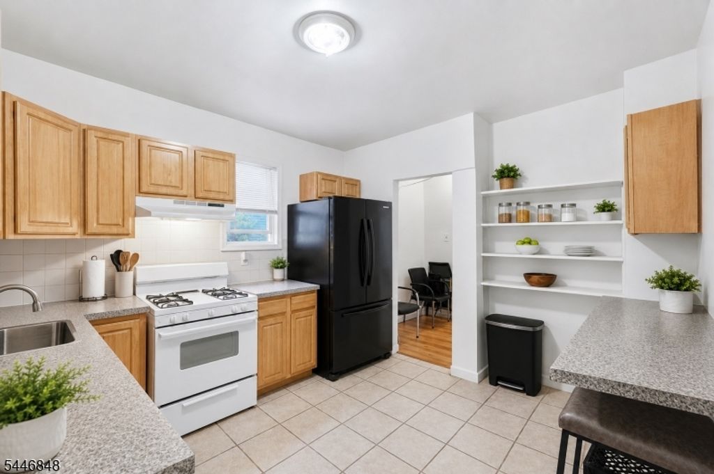 17 Highland Ter, Irvington Twp., NJ 07111