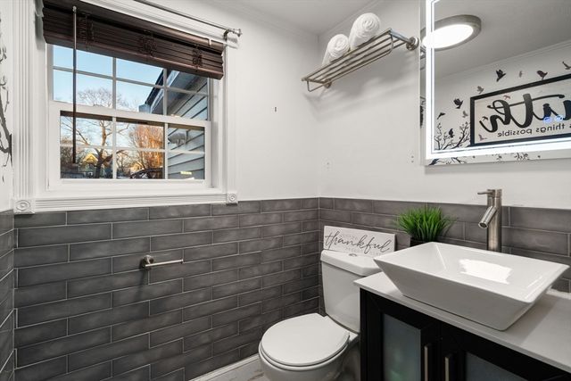 241 Mendon Rd, Attleboro, MA 02703