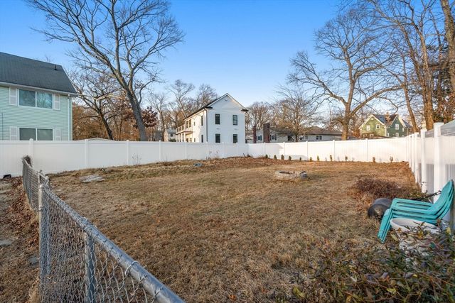 241 Mendon Rd, Attleboro, MA 02703