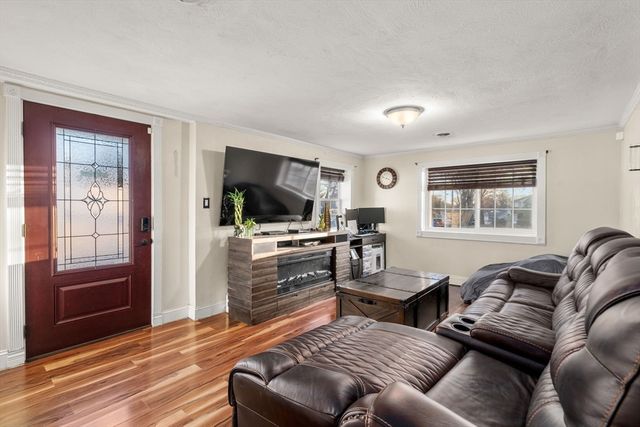 241 Mendon Rd, Attleboro, MA 02703