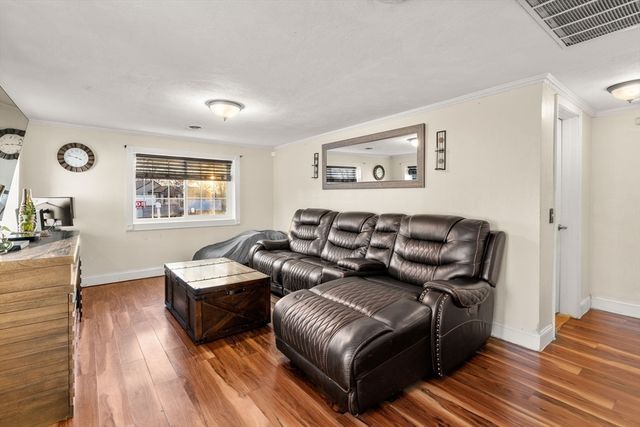 241 Mendon Rd, Attleboro, MA 02703