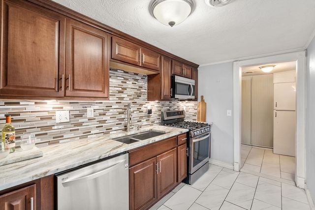 241 Mendon Rd, Attleboro, MA 02703