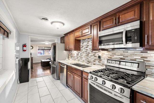 241 Mendon Rd, Attleboro, MA 02703