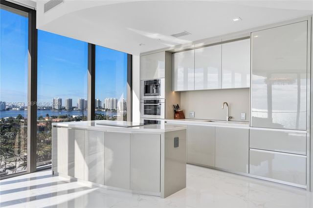 18975 Collins Avenue 2004, Sunny Isles Beach, FL 33160