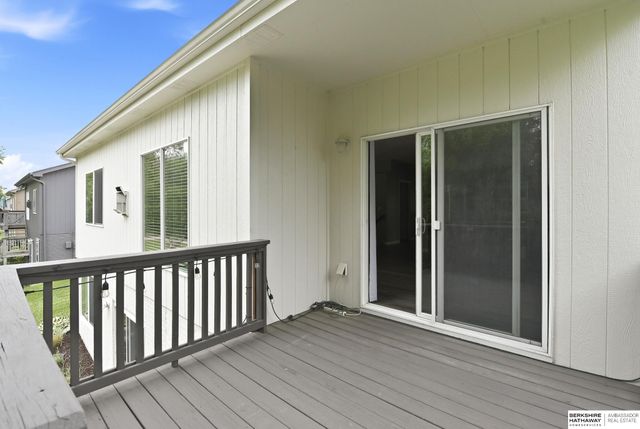 7512 S 101st Street, La Vista, NE 68129