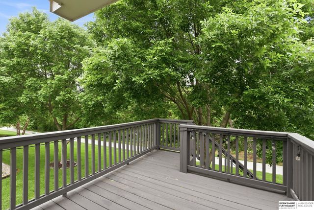 7512 S 101st Street, La Vista, NE 68129