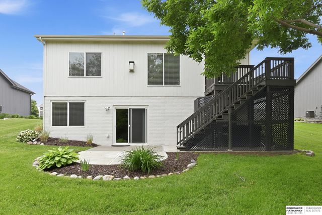 7512 S 101st Street, La Vista, NE 68129
