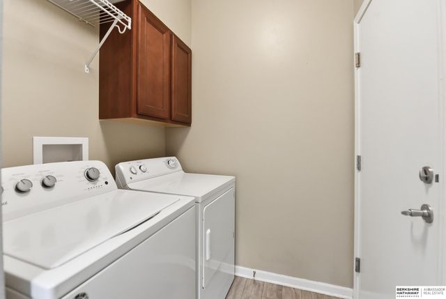 7512 S 101st Street, La Vista, NE 68129