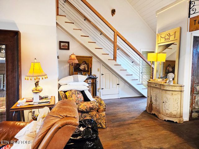 223 Frontier Rd, Sweetwater, TN 37874