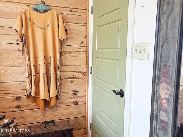 223 Frontier Rd, Sweetwater, TN 37874