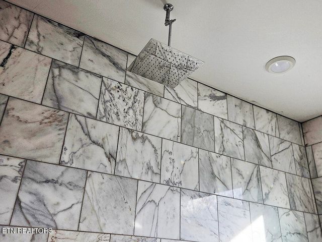 223 Frontier Rd, Sweetwater, TN 37874