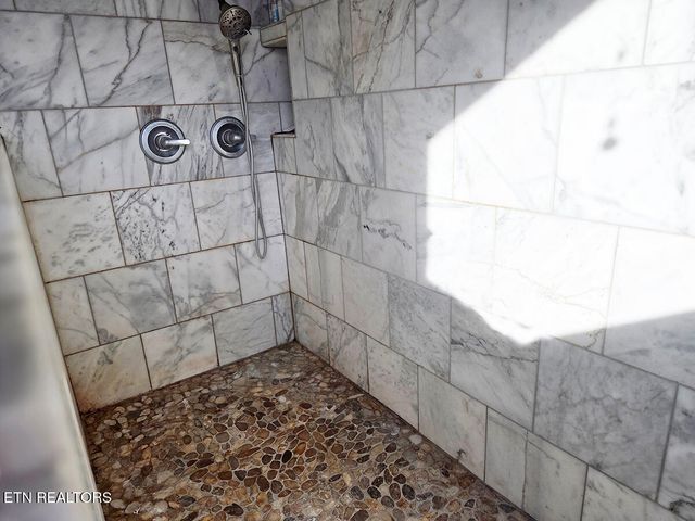 223 Frontier Rd, Sweetwater, TN 37874