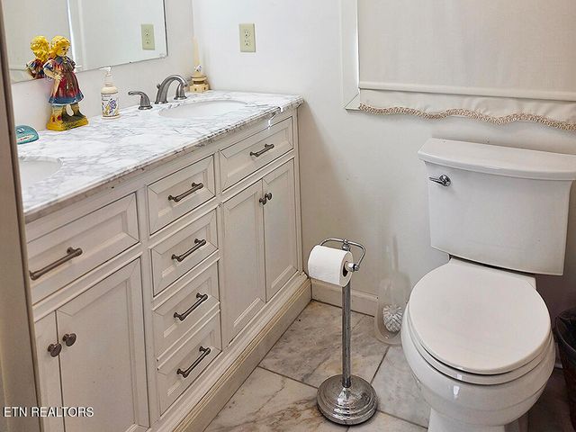 223 Frontier Rd, Sweetwater, TN 37874