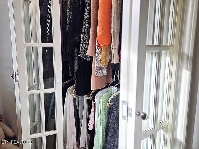 223 Frontier Rd, Sweetwater, TN 37874