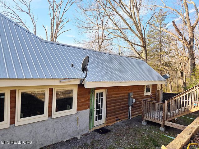 223 Frontier Rd, Sweetwater, TN 37874