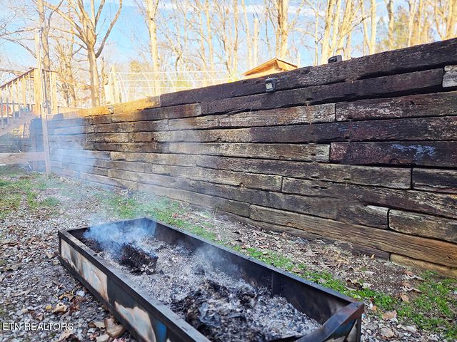 223 Frontier Rd, Sweetwater, TN 37874