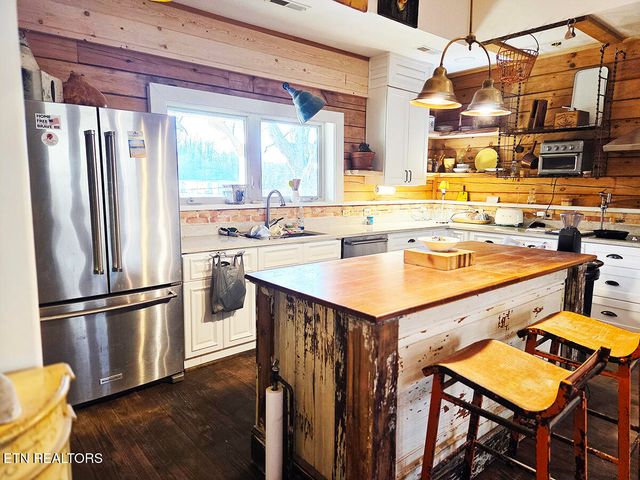 223 Frontier Rd, Sweetwater, TN 37874