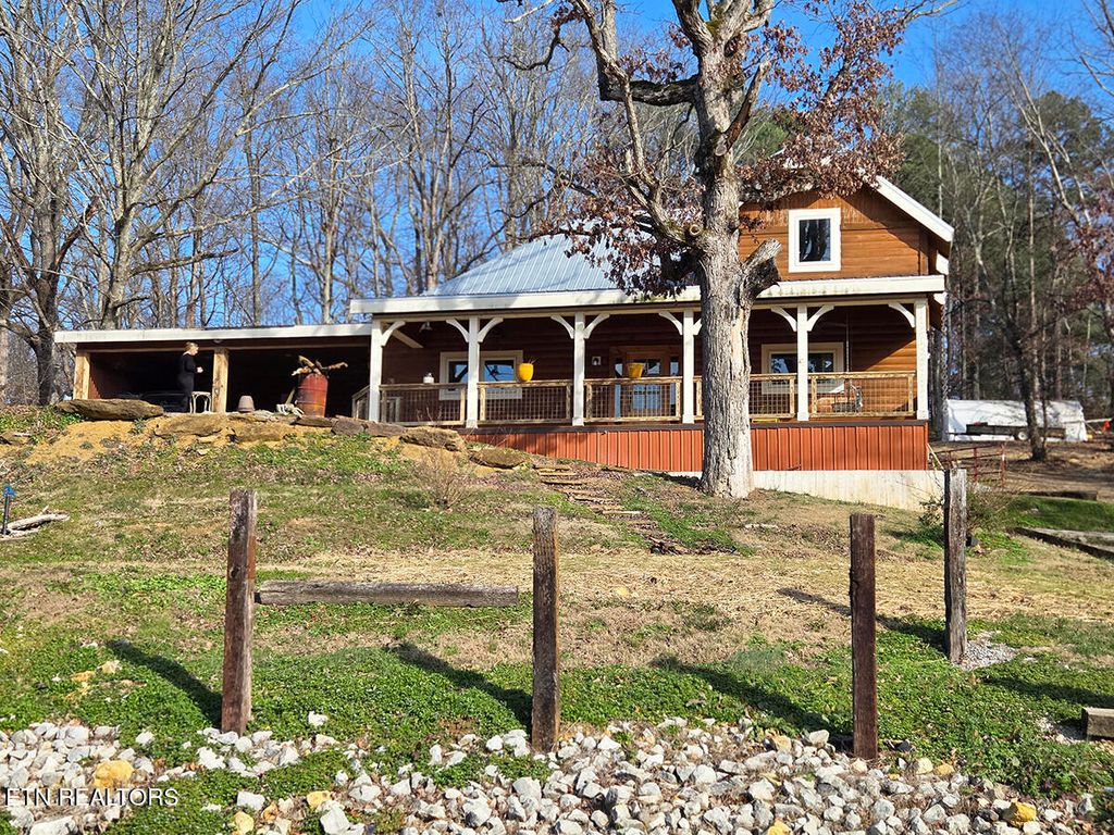 223 Frontier Rd, Sweetwater, TN 37874