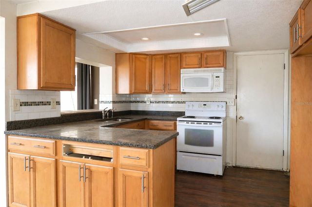 4011 GRAYTON DRIVE, New Port Richey, FL 34652