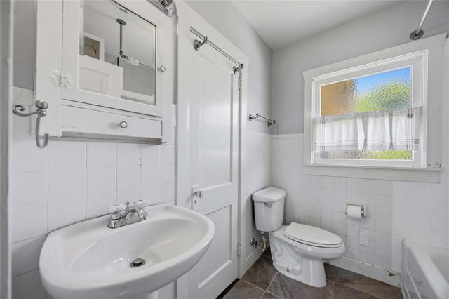 2714 Reagan, Houston, TX 77009