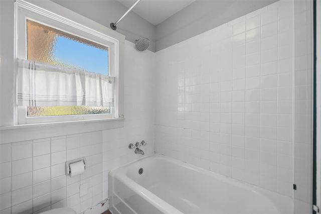 2714 Reagan, Houston, TX 77009