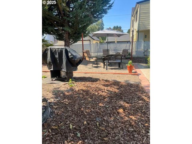 960 SHIPPING St, Salem, OR 97301