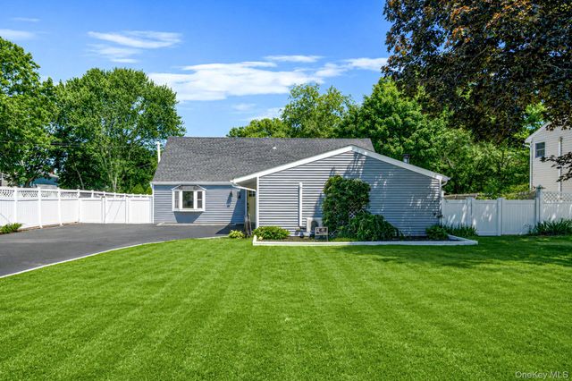 457 Peconic Street, Ronkonkoma, NY 11779
