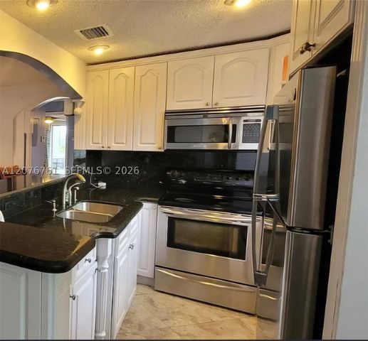 15610 NE 6th Ave 30C, Miami, FL 33162
