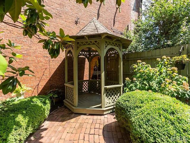 2007 Park Avenue, St Louis, MO 63104