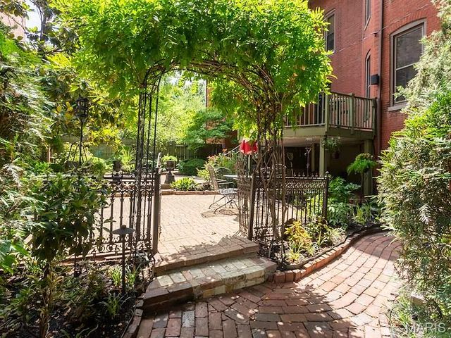 2007 Park Avenue, St Louis, MO 63104