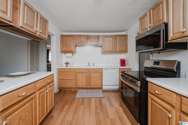 1613 27TH AVENUE N, Hueytown, AL 35023