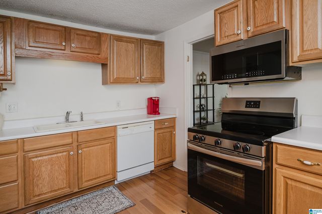 1613 27TH AVENUE N, Hueytown, AL 35023