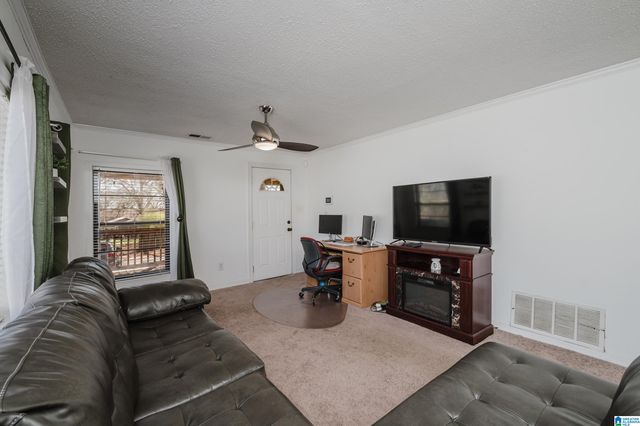 1613 27TH AVENUE N, Hueytown, AL 35023