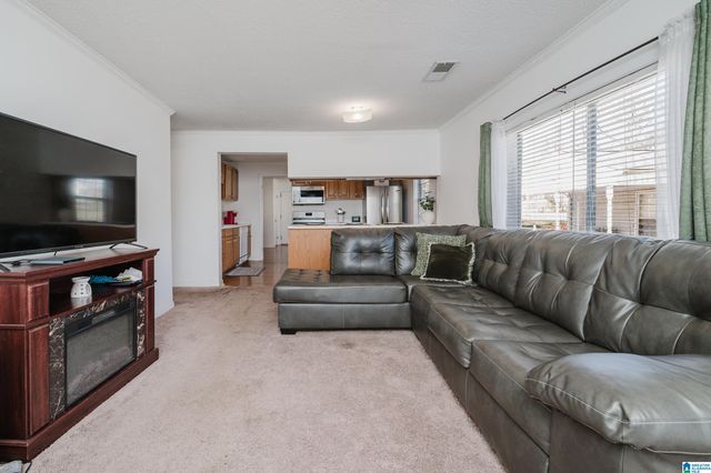 1613 27TH AVENUE N, Hueytown, AL 35023