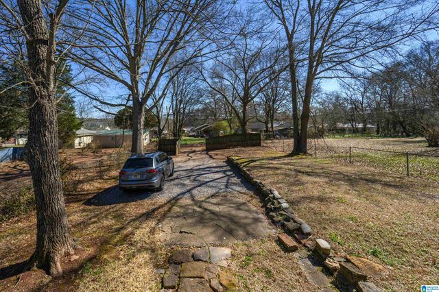 1613 27TH AVENUE N, Hueytown, AL 35023