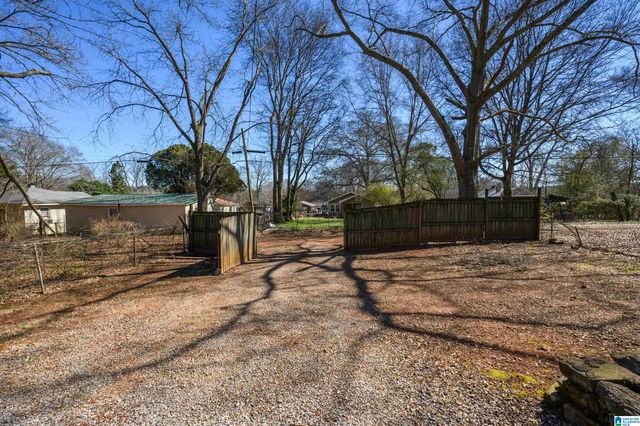 1613 27TH AVENUE N, Hueytown, AL 35023