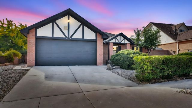 7312 Keel Avenue NW, Albuquerque, NM 87120