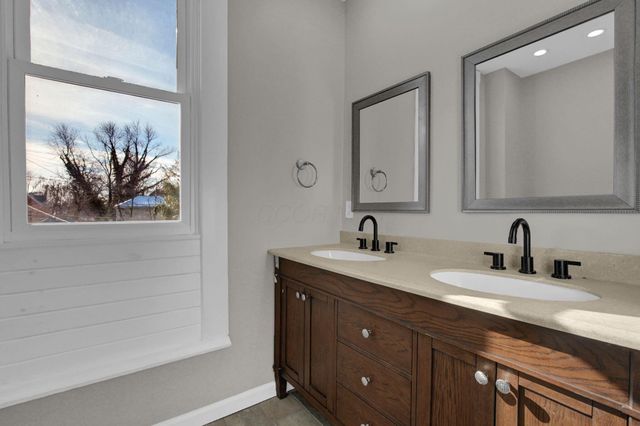 93 W King Avenue, Columbus, OH 43201