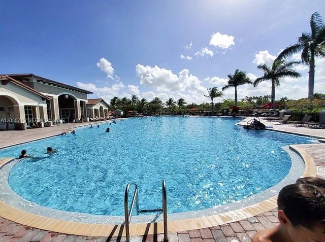 22421 SW 88th Pl 303-2, Cutler Bay, FL 33190
