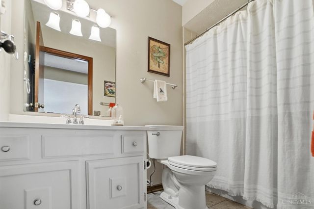 2312 Bevington Lane, Hamilton, OH 45013