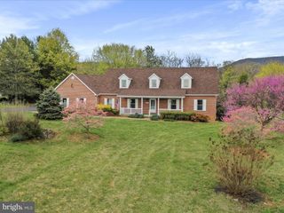 449 FAIRVIEW CIR, Woodstock, VA 22664