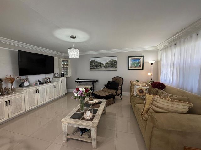 292 Brittany Avenue 292, Delray Beach, FL 33446