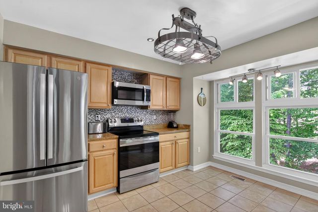 11969 HOLLY VIEW DR, Woodbridge, VA 22192