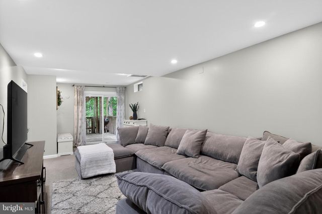 11969 HOLLY VIEW DR, Woodbridge, VA 22192