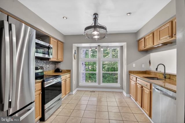 11969 HOLLY VIEW DR, Woodbridge, VA 22192
