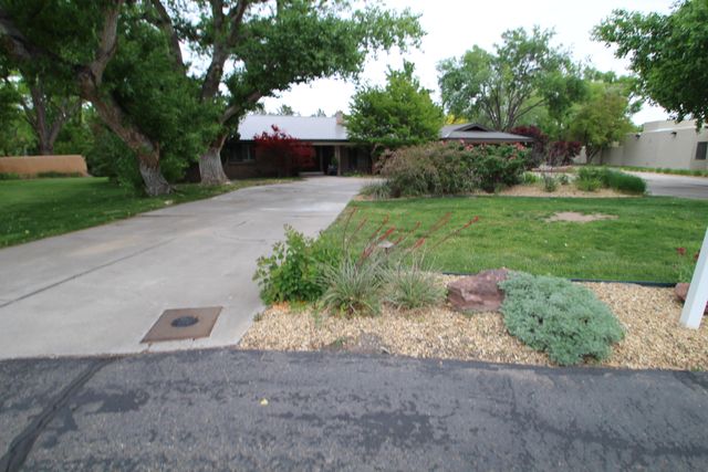 6504 Poza Rica Court NW, Albuquerque, NM 87107