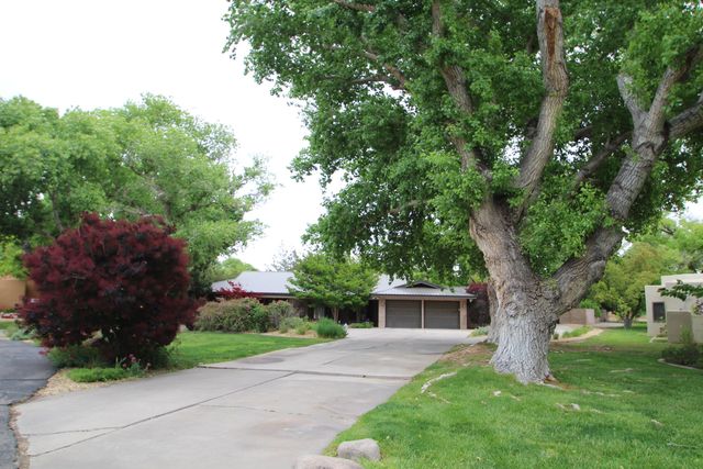 6504 Poza Rica Court NW, Albuquerque, NM 87107